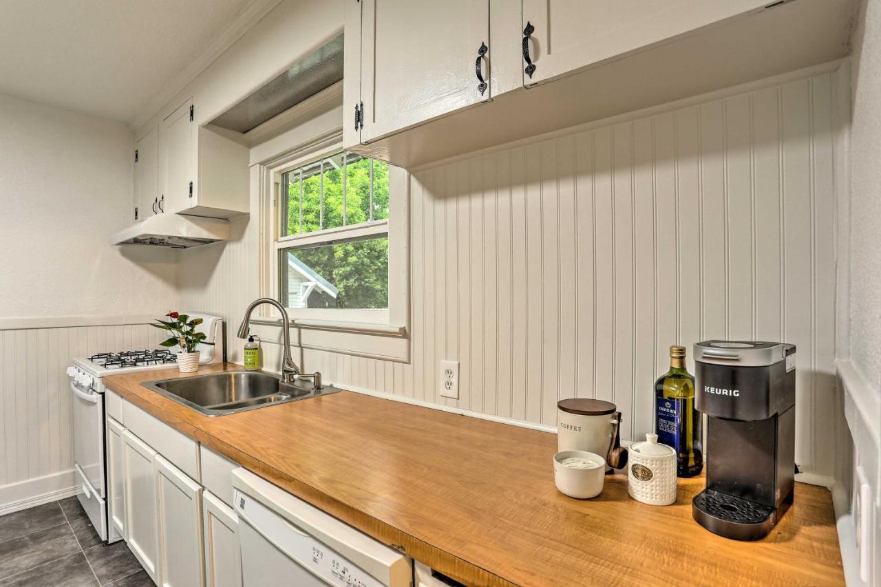 Pet-Friendly Baker City Escape With Private Yard! Exteriér fotografie