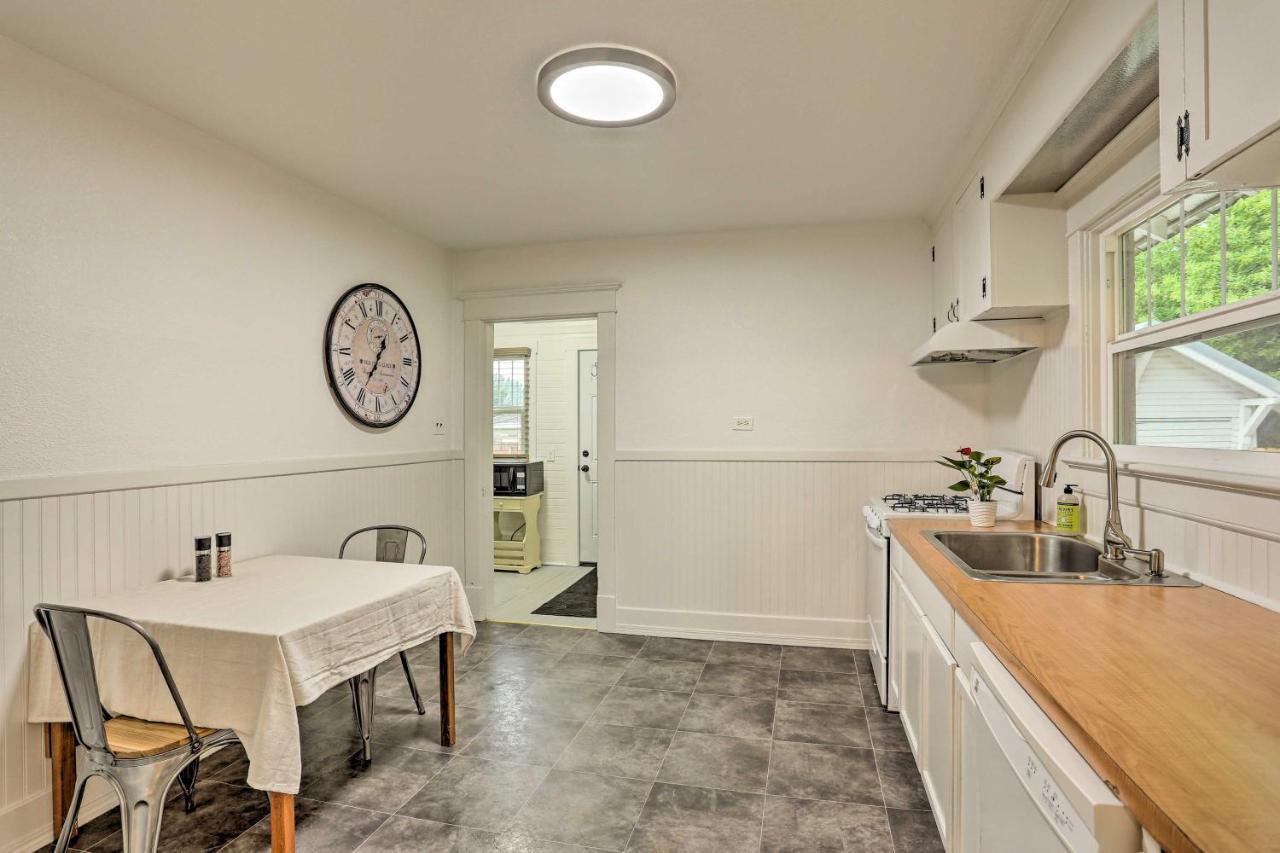 Pet-Friendly Baker City Escape With Private Yard! Exteriér fotografie