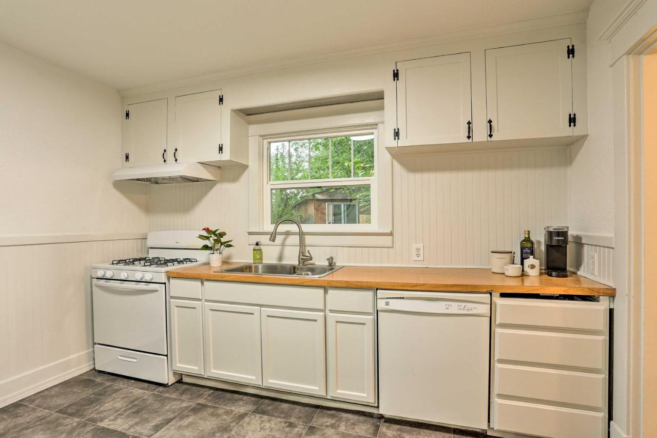 Pet-Friendly Baker City Escape With Private Yard! Exteriér fotografie